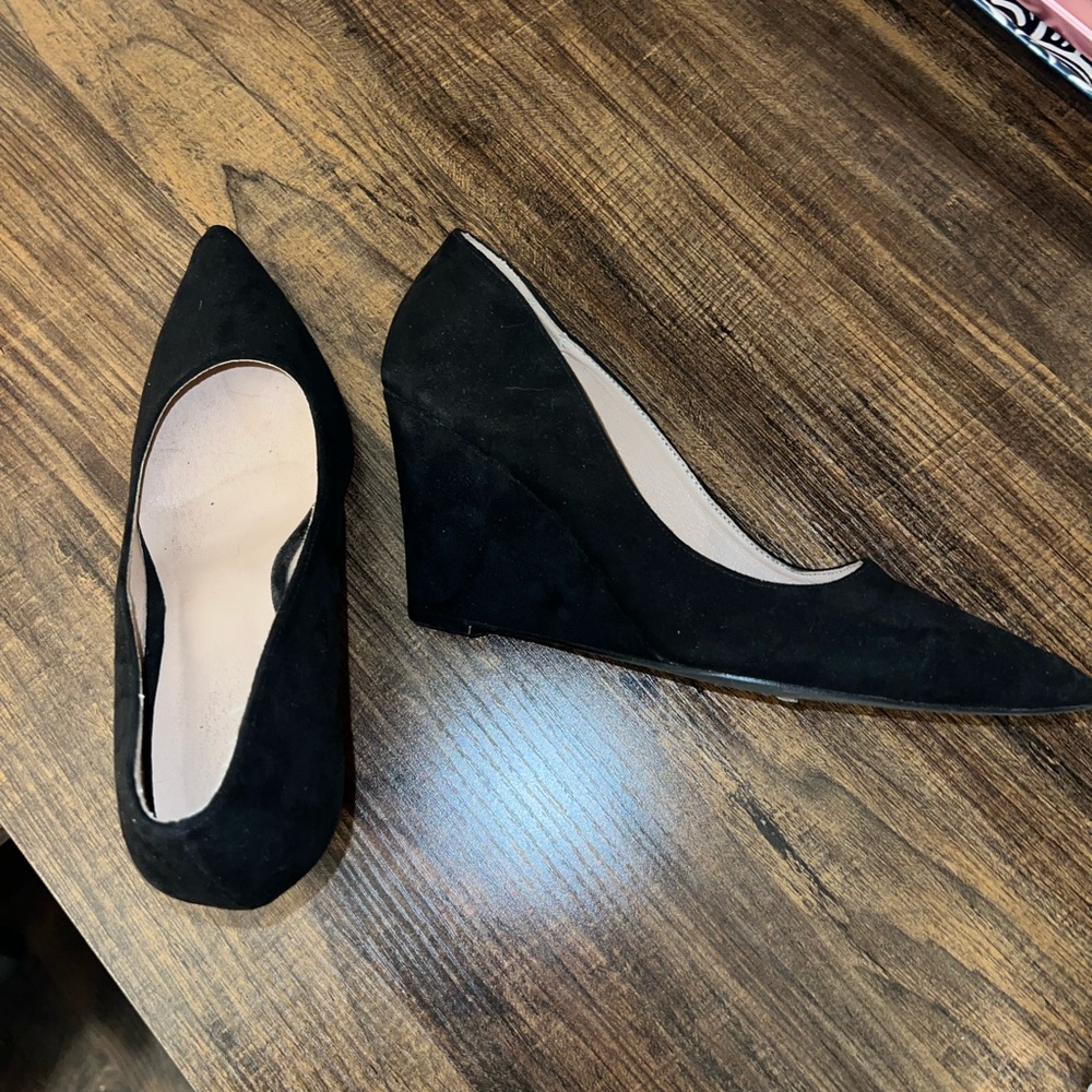 Pointed toe wedges